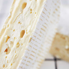 Load image into Gallery viewer, Globetrotter Cheese Club